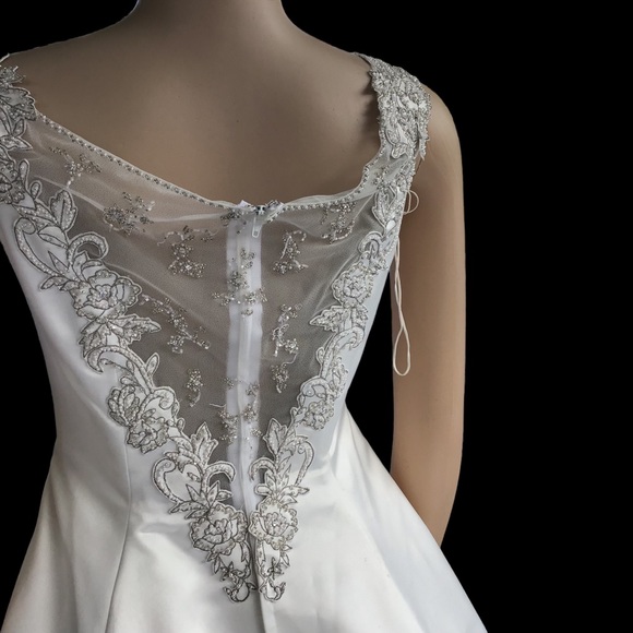 Eva Wedding Dress - Picture 6 of 7